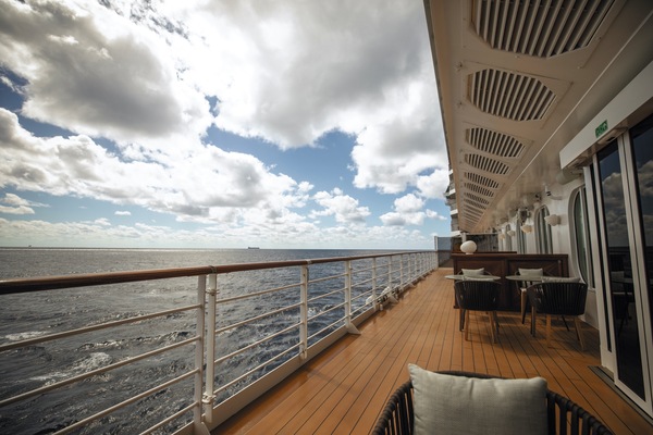 RSSC, Seven Seas Splendor, Coffee Connection 3.jpg